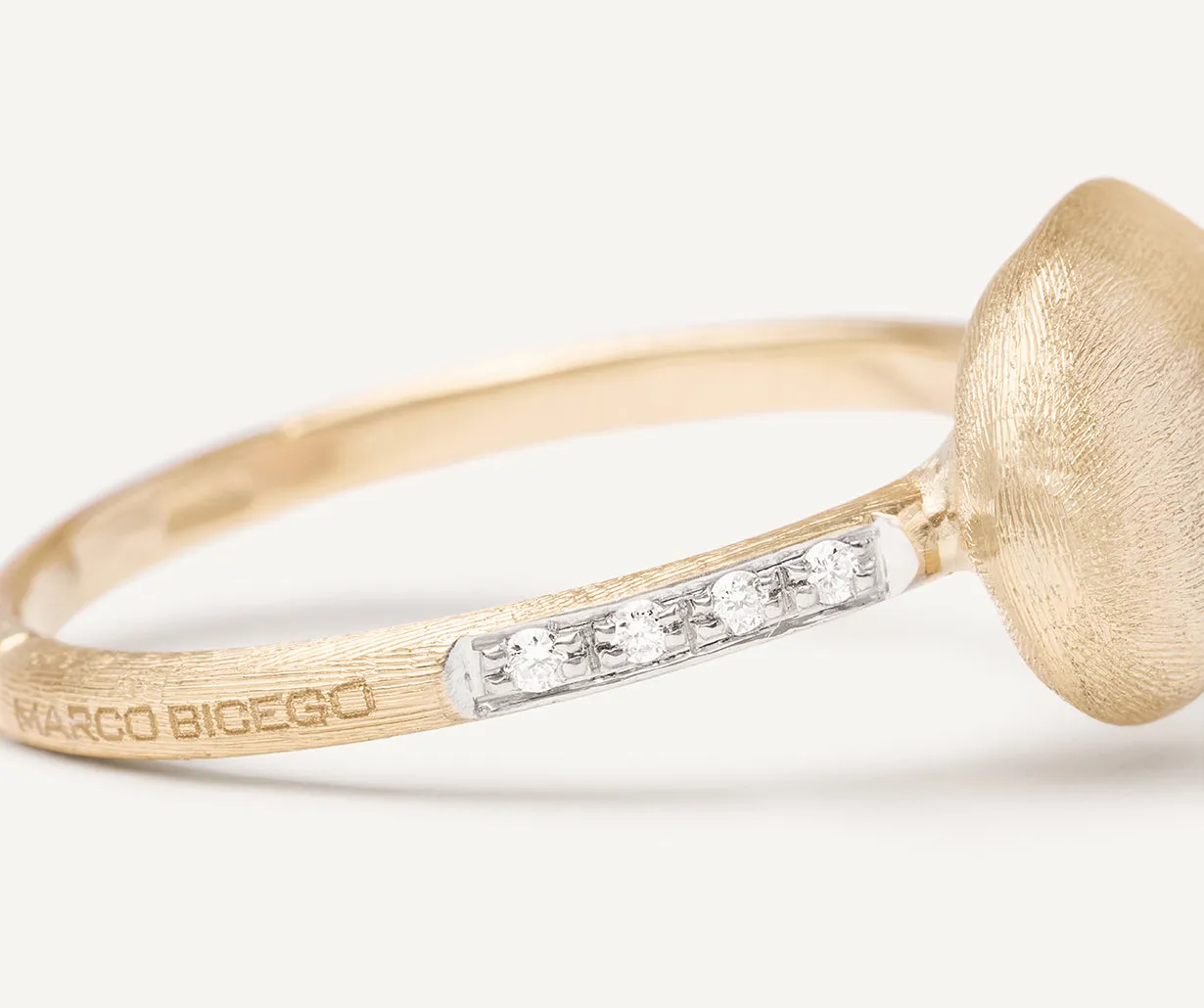 18K Yellow Gold Horizontal Ring with Diamonds