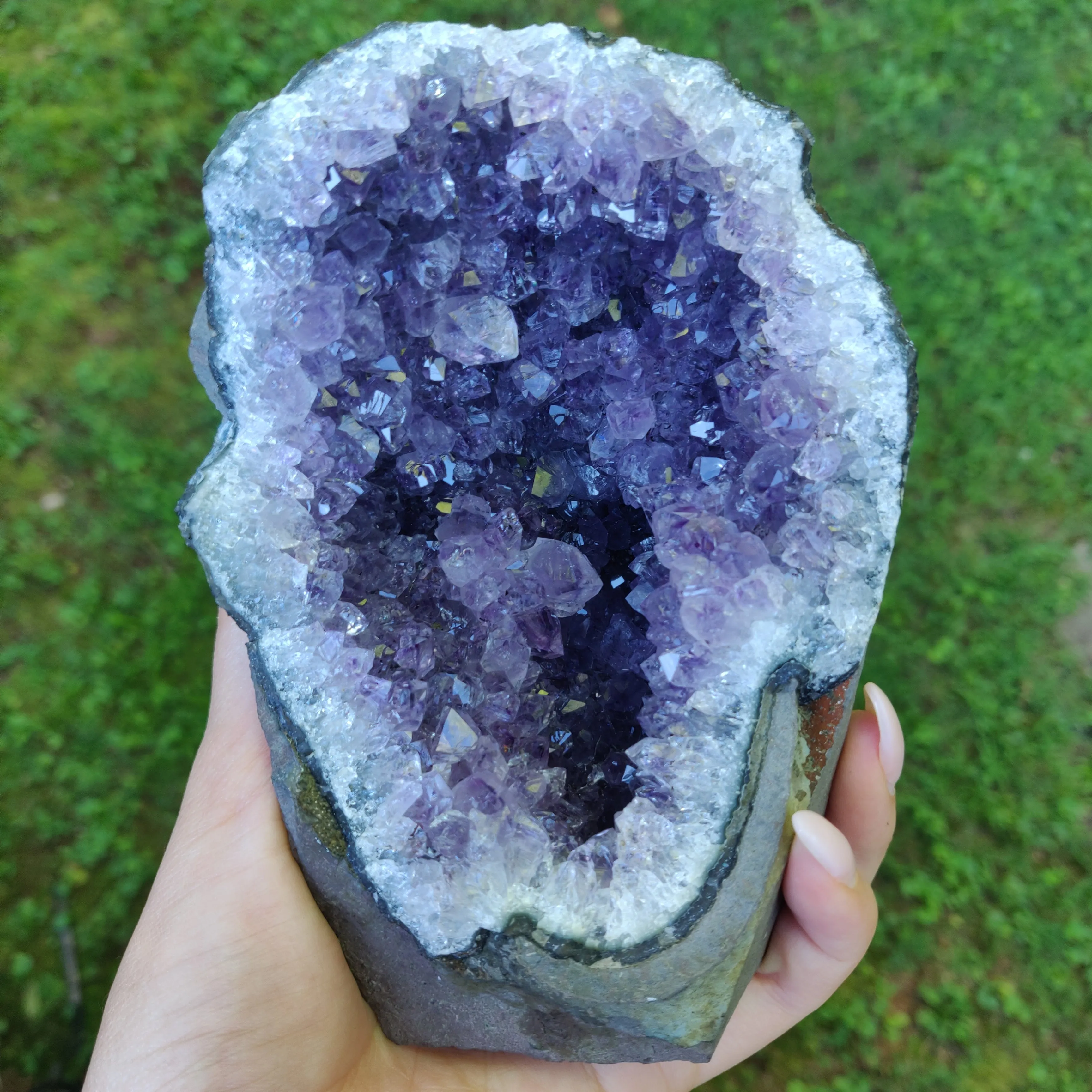 Amethyst Geode Free Form, Cut Base (#34)