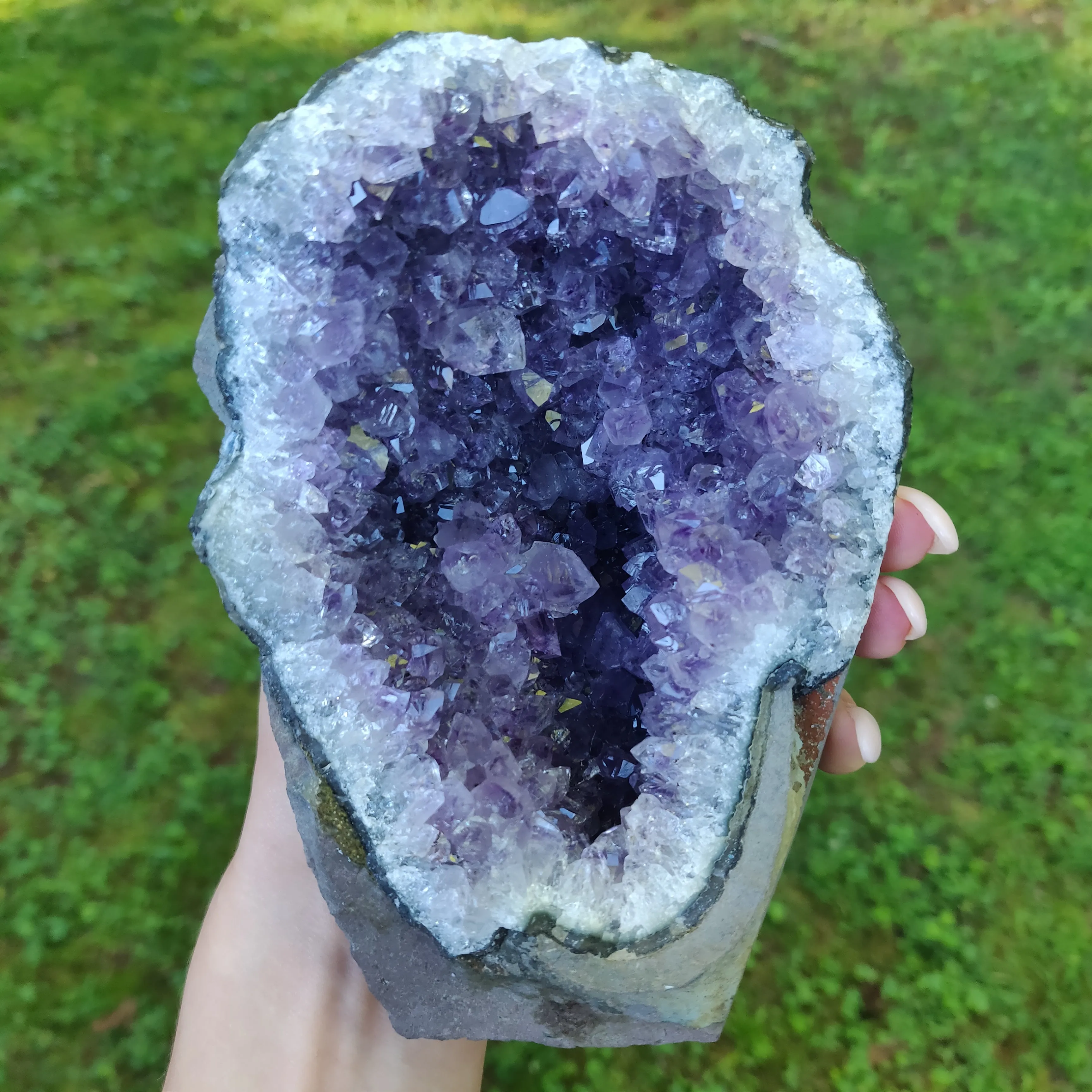 Amethyst Geode Free Form, Cut Base (#34)