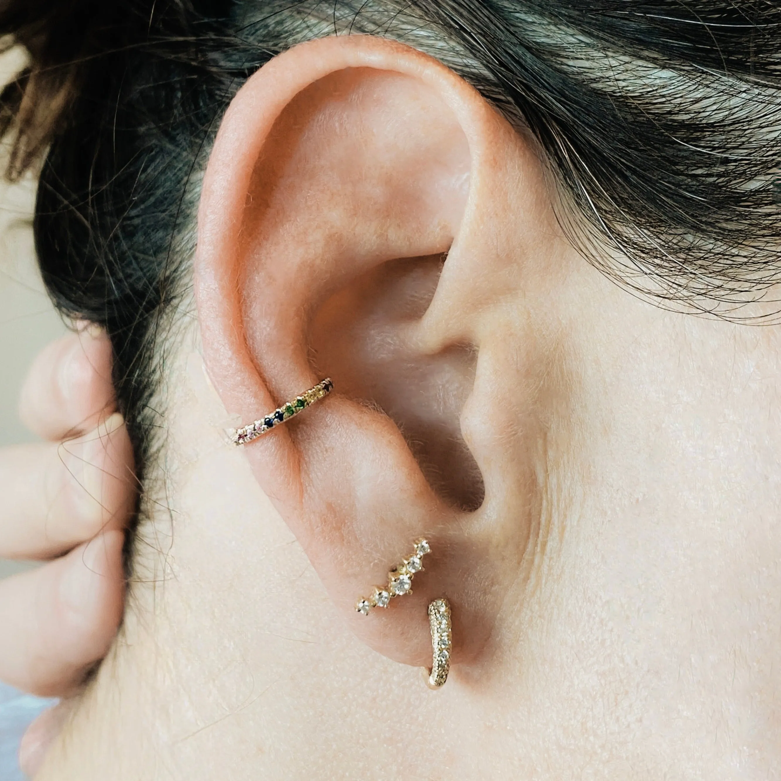 Reloaded Ear Cuff with Rainbow Pavé Stones