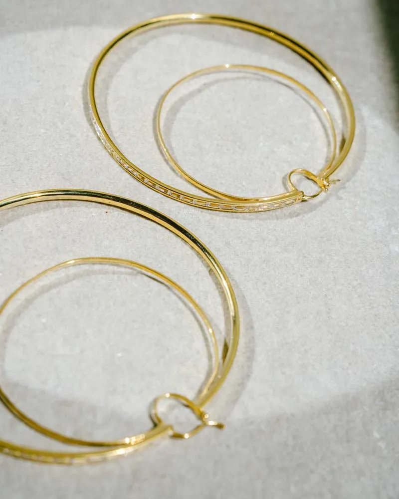 WAREE STATEMENT HOOP EARRINGS – GOLD