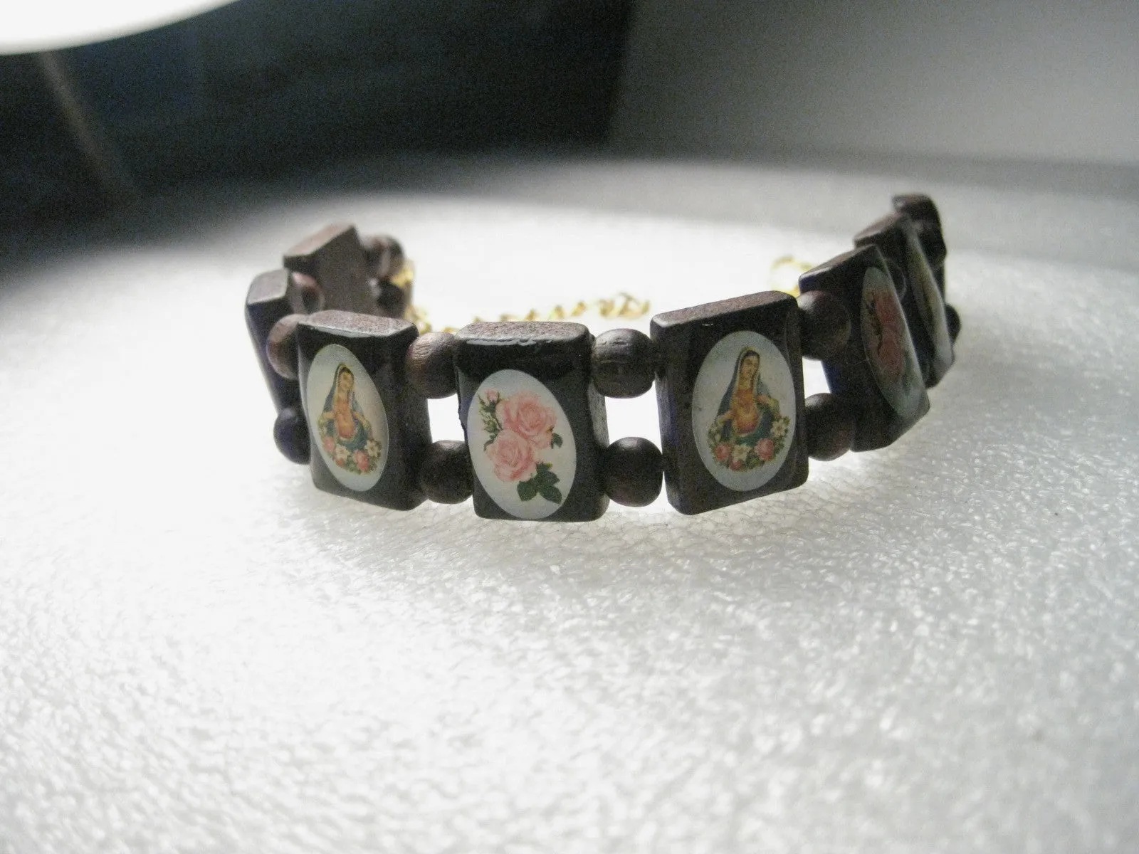 Wooden Inlaid Blessed Mother, Madonna Wooden Bracelet, 7.5", Pink Rose Accents, with extender chain